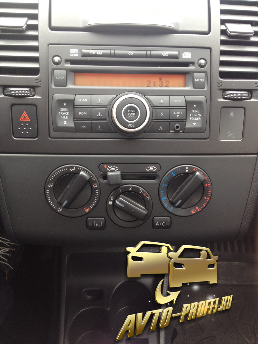 Nissan Tiida Hatchback-007 