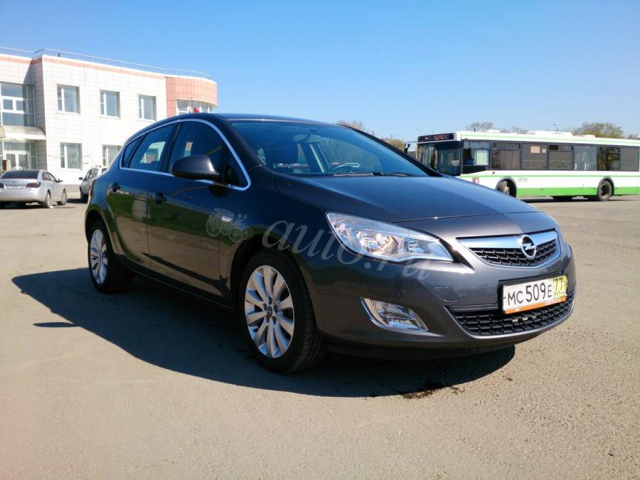 Opel-Astra-J-Hatchback-2012-3