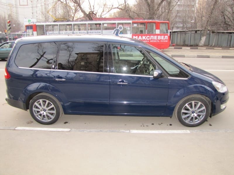 Ford Galaxy 2004 год