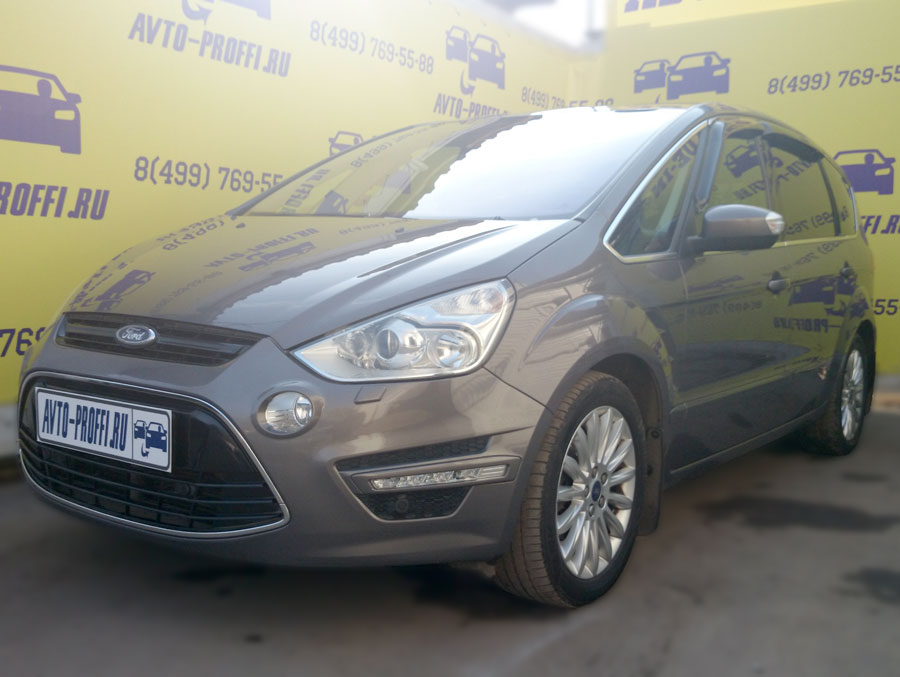 Ford S-MAX-001